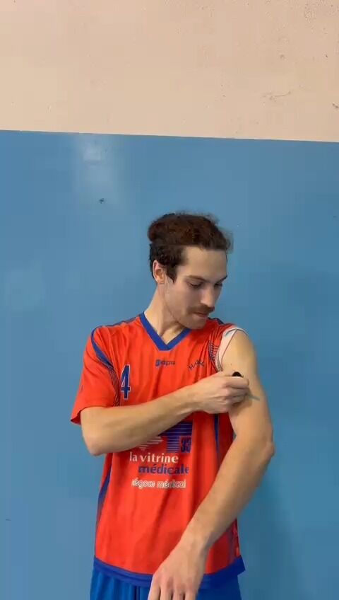 Votre club se mobilise pour Movember ! Une vente de rubans bleus aura lieu lors des matchs à domicile et les fonds seront reversés à la ligue contre le cancer
Merci à tous !