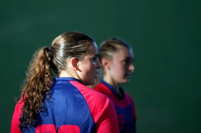 💙🩷 Retour en images sur la victoire de nos Seniors Filles !
Après un match serré face à Fronsadais, nos joueuses ont finalement décroché la victoire sur le score de 32 à 30 ! 👏
Une première victoire qui vient récompenser un beau combat et qui lance leur saison de la meilleure des façons !
On espère les retrouver sur cette même dynamique lors des prochains matchs ! 💪
Bravo les filles ! 👏💙🩷